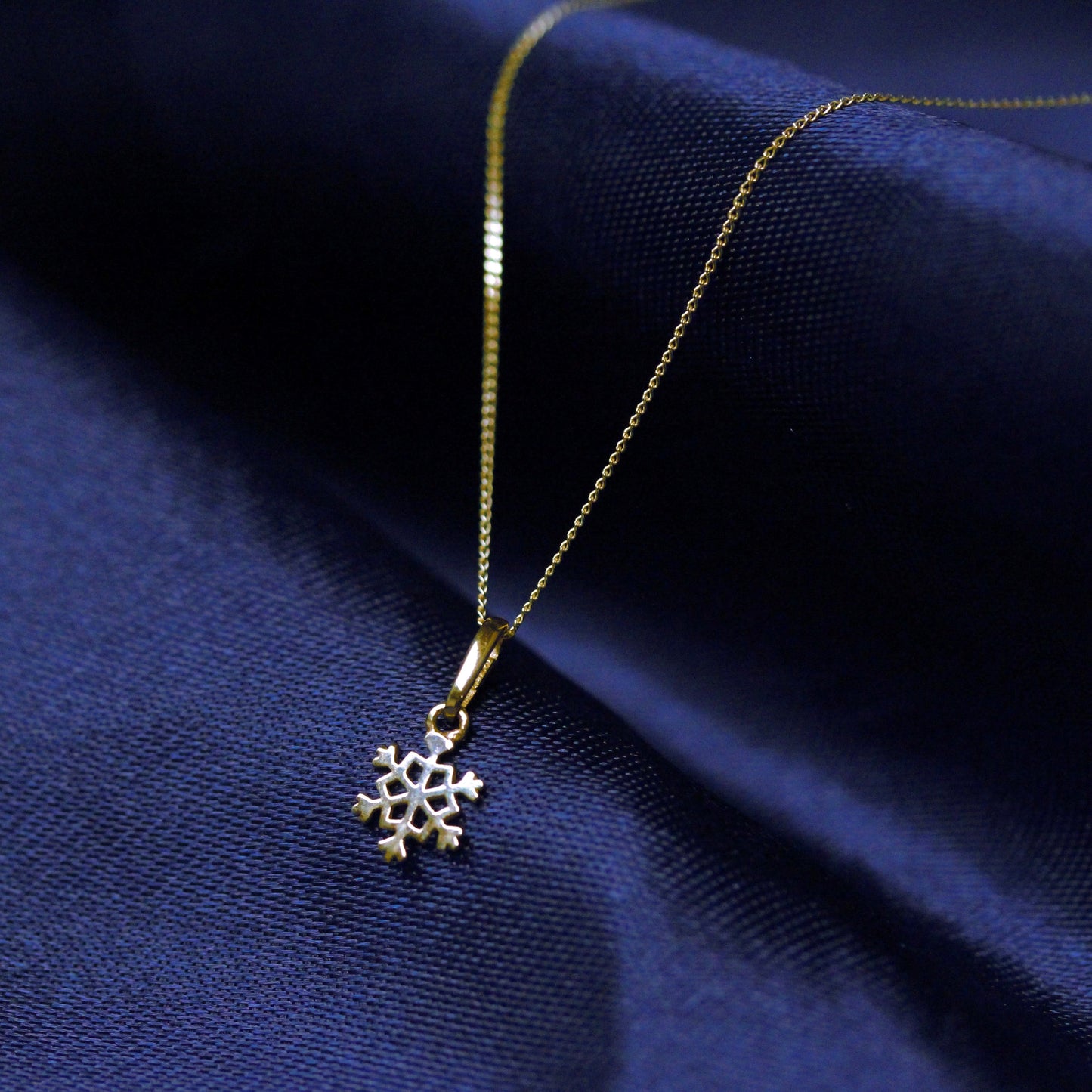 9ct Gold Snowflake Pendant Necklace