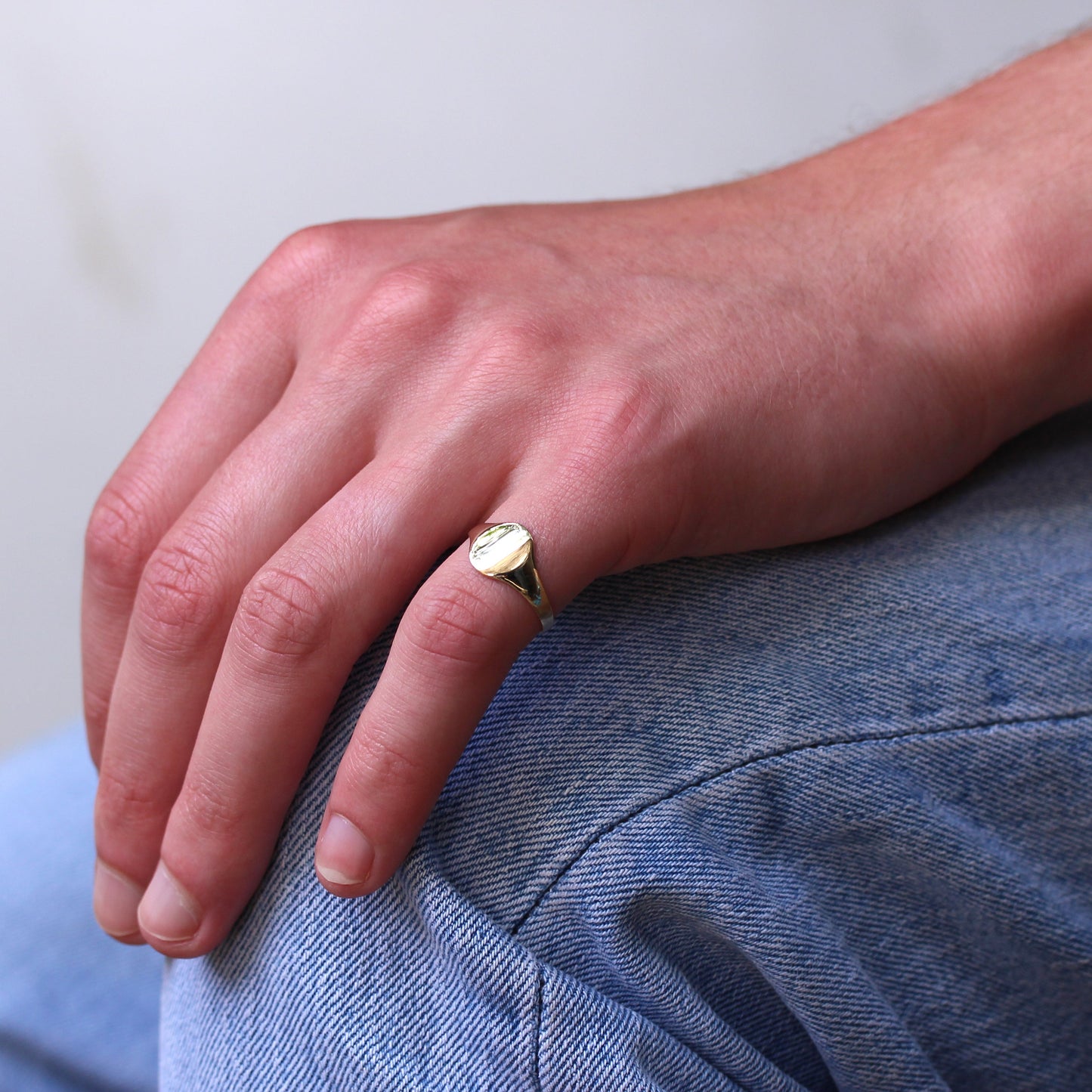 9ct Gold Engravable Ladies Round Signet Ring Size L - Q